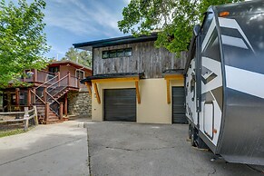 New Castle Getaway w/ Grill & Mountain Views!