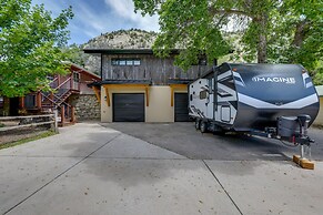 New Castle Getaway w/ Grill & Mountain Views!