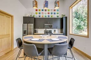 New Castle Getaway w/ Grill & Mountain Views!