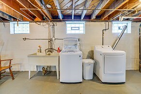 Pet-friendly Vacation Rental Apt Near Bishop Park!