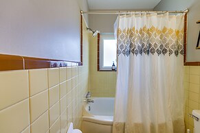 Pet-friendly Vacation Rental Apt Near Bishop Park!