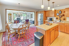 Wfh-friendly Columbiana Vacation Rental w/ Deck!