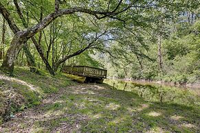 Pet-friendly Haleyville Cabin Rental w/ Kayaks!