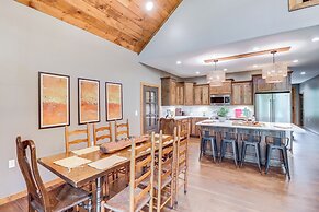 Gorgeous Drasco Home Near Greers Ferry Lake!