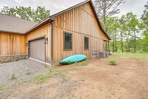 Gorgeous Drasco Home Near Greers Ferry Lake!