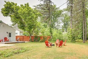 Chippewa Lake Cottage w/ Fire Pit!