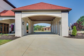 Swim, Golf & Bowl - Loretto Vacation Rental Apt!