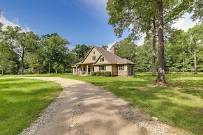 Airy Dayton Vacation Home w/ Deck + Private Yard!