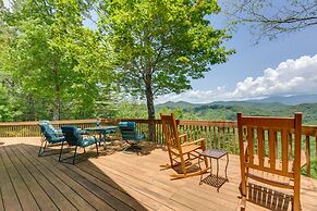 Almond Vacation Rental w/ Mountain Views!