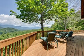 Almond Vacation Rental w/ Mountain Views!
