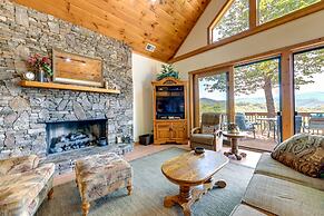 Almond Vacation Rental w/ Mountain Views!