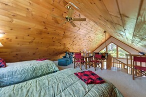 Almond Vacation Rental w/ Mountain Views!