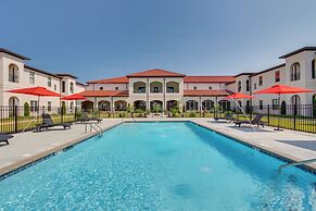 Resort Apartment in Loretto w/ Private Patio!