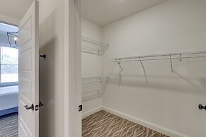 Resort Apartment in Loretto w/ Private Patio!