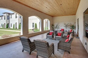 Resort Apartment in Loretto w/ Private Patio!