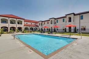 Resort Apartment in Loretto w/ Private Patio!