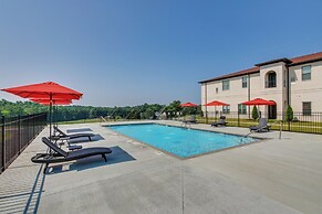 Resort Apartment in Loretto w/ Private Patio!
