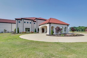 Resort Apartment in Loretto w/ Private Patio!