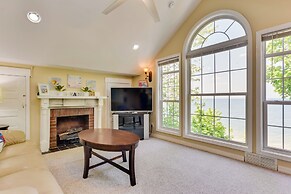 Turtle Cove Bay Beach House ~ 13 Mi to Buffalo!