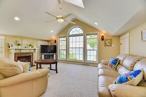 Turtle Cove Bay Beach House ~ 13 Mi to Buffalo!