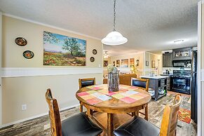 Peaceful Danbury Getaway - 3 Mi to Hanging Rock!