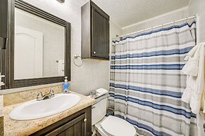 Peaceful Danbury Getaway - 3 Mi to Hanging Rock!