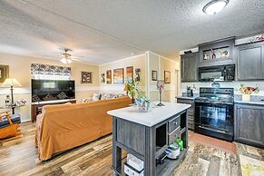 Peaceful Danbury Getaway - 3 Mi to Hanging Rock!