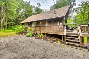 Tolland Cabin w/ Private Hot Tub & Grill!