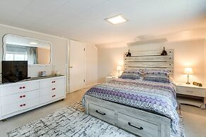 Walworth Home w/ Hot Tub - Near Golf Courses!