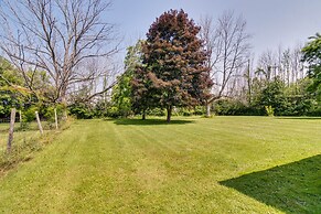 Walworth Home w/ Hot Tub - Near Golf Courses!