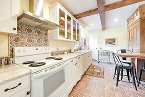 Wolcottville Farmhouse: 18 Mi to Shipshewana