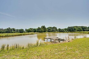 Pet-friendly Vienna Cabin w/ Screened-in Porch!