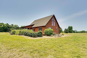 Pet-friendly Vienna Cabin w/ Screened-in Porch!