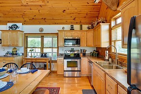 Pet-friendly Vienna Cabin w/ Screened-in Porch!