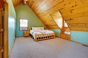 Pet-friendly Vienna Cabin w/ Screened-in Porch!