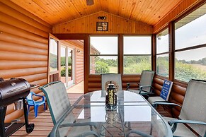 Pet-friendly Vienna Cabin w/ Screened-in Porch!