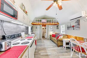 Paris Vacation Rental ~ 22 Mi to Mount Magazine!