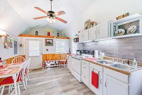 Paris Vacation Rental ~ 22 Mi to Mount Magazine!