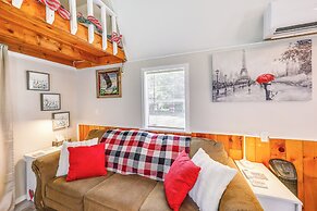 Paris Vacation Rental ~ 22 Mi to Mount Magazine!