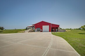 Sunset View Home: 1 Mi to Smithville Lake!