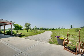 Sunset View Home: 1 Mi to Smithville Lake!