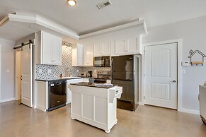 Sunset View Home: 1 Mi to Smithville Lake!