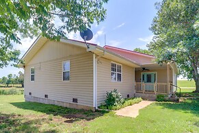 Charming Kaw Lake Country Home w/ Game Room!