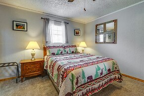Charming Kaw Lake Country Home w/ Game Room!