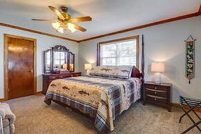 Charming Kaw Lake Country Home w/ Game Room!