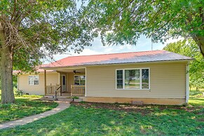Charming Kaw Lake Country Home w/ Game Room!