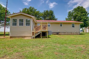 Charming Kaw Lake Country Home w/ Game Room!