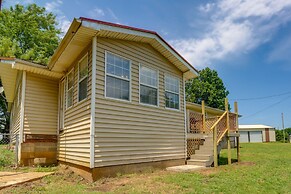 Charming Kaw Lake Country Home w/ Game Room!