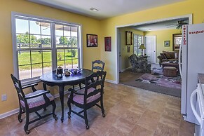 Cozy Georgetown Cottage on a Working Horse Farm!