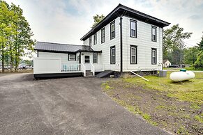 Upstate New York Vacation Rental w/ Hot Tub!